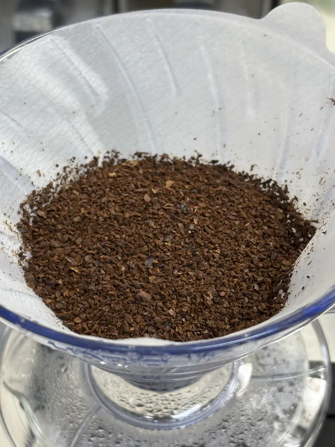 コーヒー豆を粉にした画像